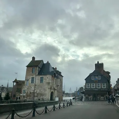 L'eau Sur Le Mat Avec Terrasse Et Parking * Honfleur