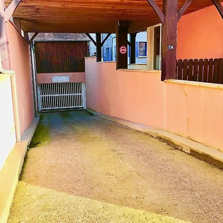 L'eau Sur Le Mat Avec Terrasse Et Parking